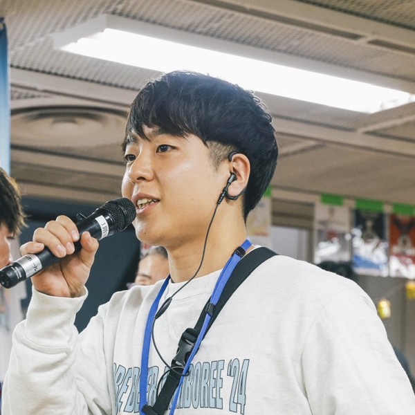 高見 航大